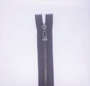 TİT T/5 Metal Fermuar - Black Nikel (Siyah) Diş 50 Ad. (1 pk) Kahve - 50 cm