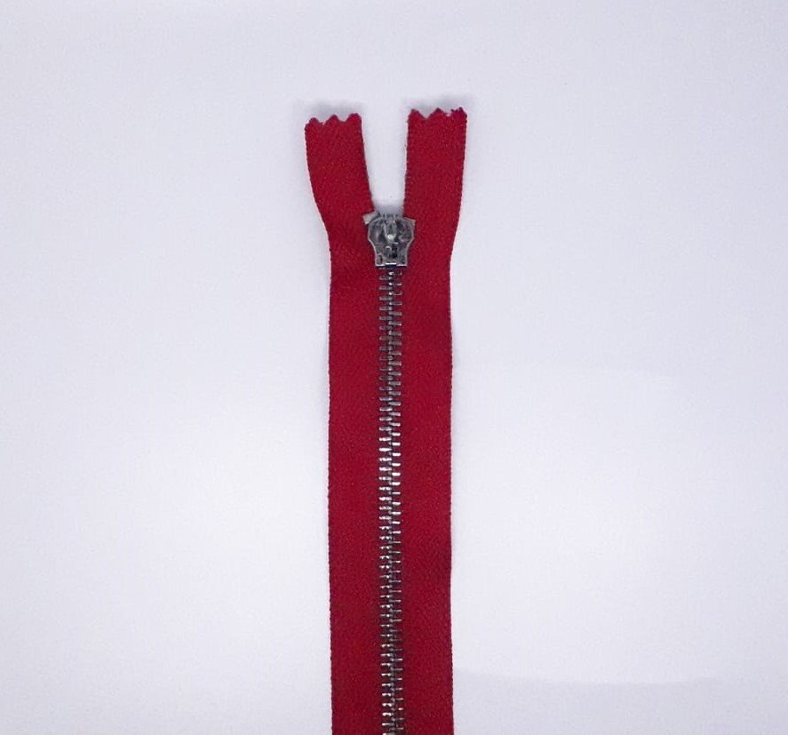 Zipex T/5 Metal Fermuar - Black Diş - 50 Ad. (1 pk) 65 cm - Kırmızı