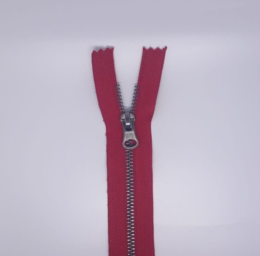 CCS T/5 Metal Fermuar - Black Diş - 50 Ad. (1 pk) Kırmızı - 18 cm